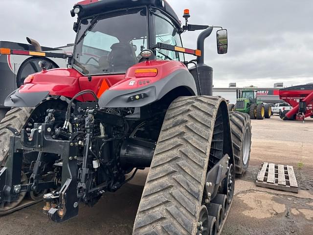 Image of Case IH Magnum 340 Rowtrac equipment image 4