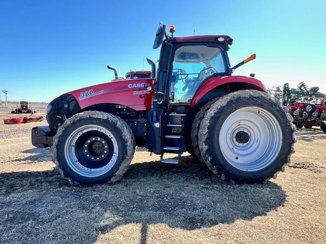 Image of Case IH Magnum 380 equipment image 1