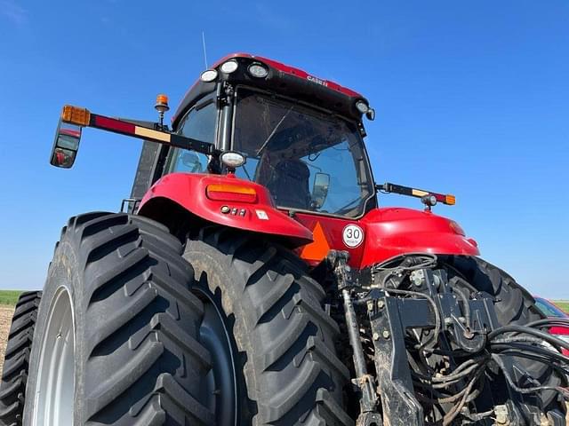 Image of Case IH Magnum 380 RowTrac equipment image 4