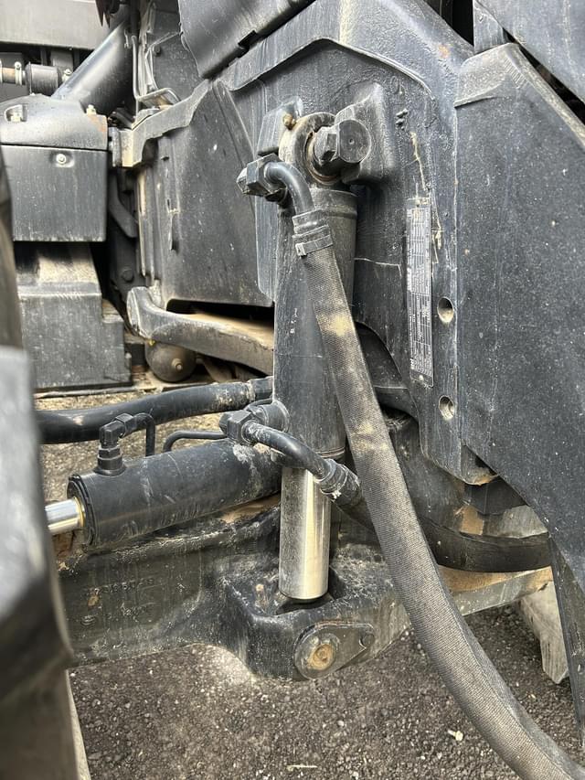 Image of Case IH Magnum 380 RowTrac equipment image 2