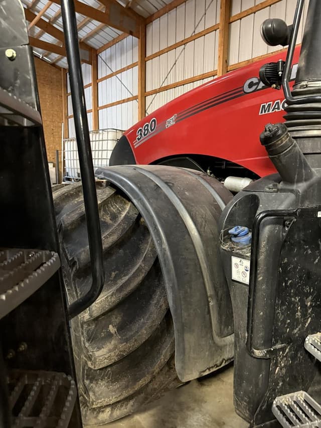 Image of Case IH Magnum 380 equipment image 2