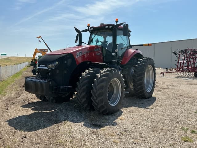 Image of Case IH Magnum 380 equipment image 2
