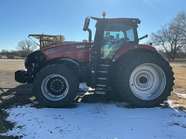 Image of Case IH Magnum 380 equipment image 3