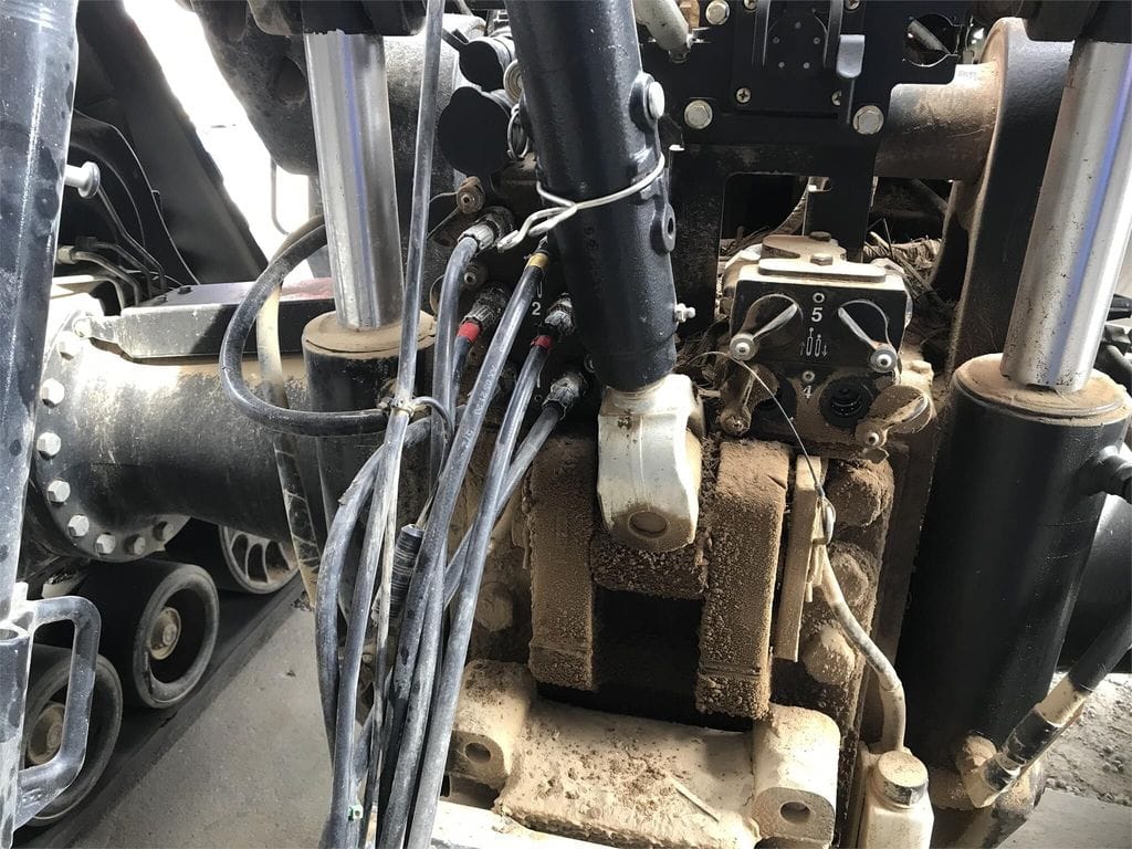 2020 Case IH Magnum 380 RowTrac Equipment Image0