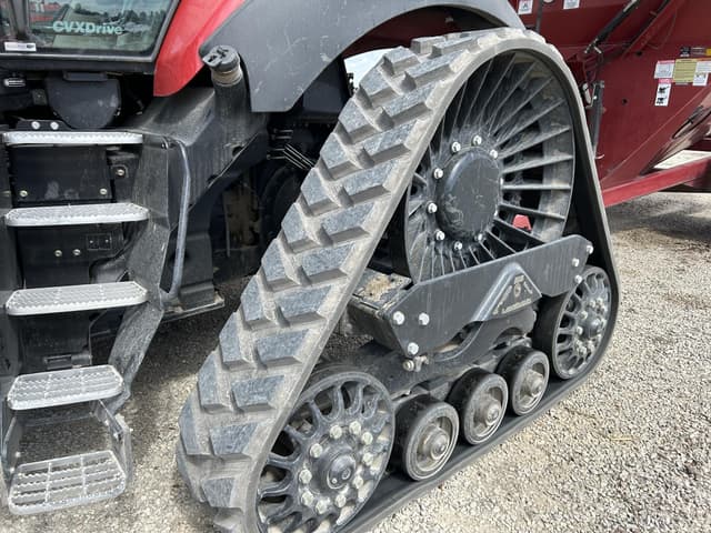 Image of Case IH Magnum 380 equipment image 4