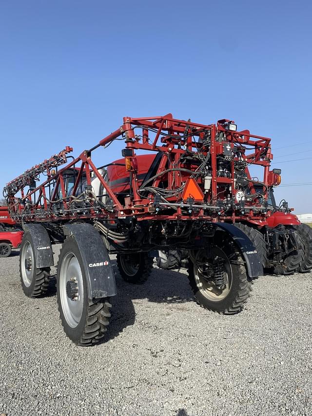 Image of Case IH Patriot 3240 equipment image 2