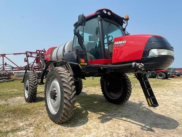 Image of Case IH Patriot 3240 equipment image 3