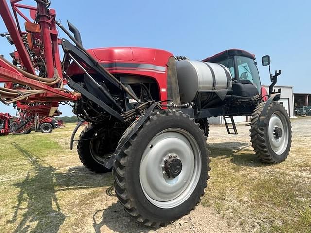 Image of Case IH Patriot 3240 equipment image 2