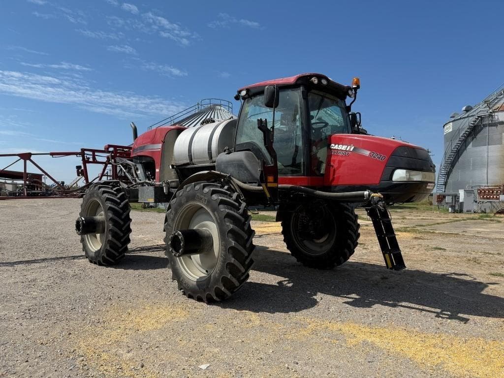 Image of Case IH 3240 Patriot Primary image