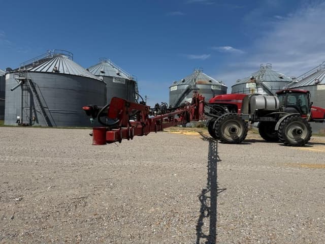 Image of Case IH 3240 Patriot equipment image 4
