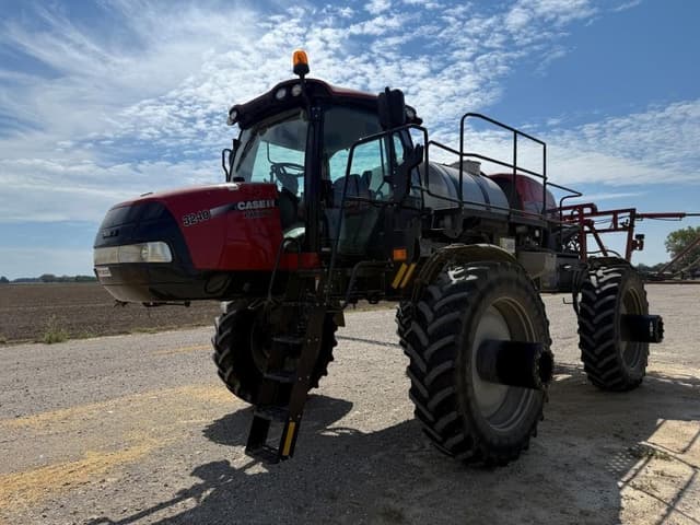 Image of Case IH 3240 Patriot equipment image 1