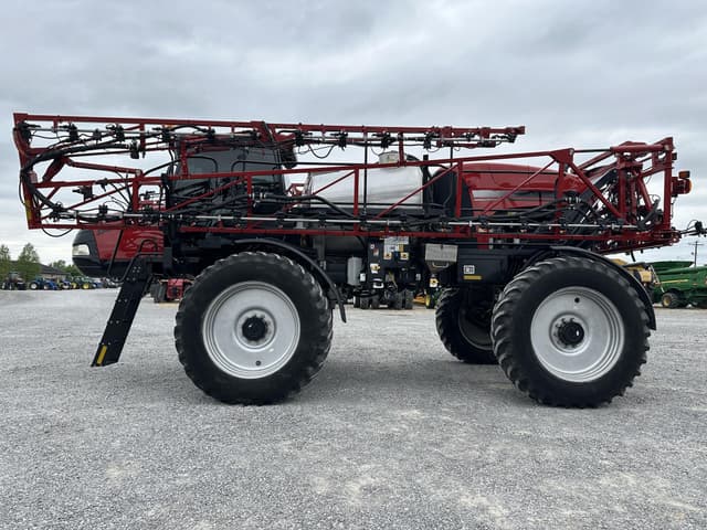 Image of Case IH Patriot 3340 equipment image 1