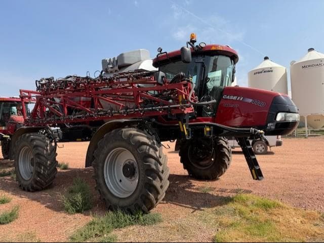 Image of Case IH Patriot 4440 equipment image 3