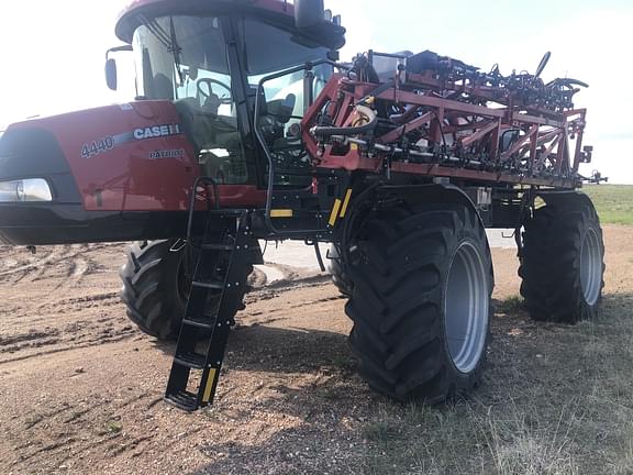 Image of Case IH Patriot 4440 equipment image 2