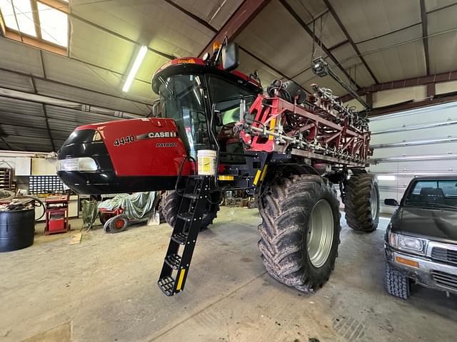 Image of Case IH Patriot 4440 equipment image 3