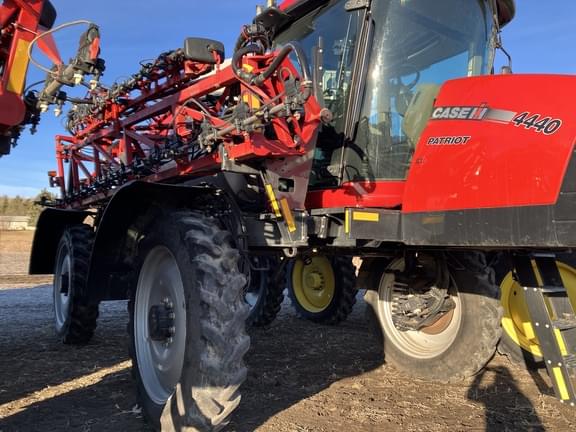 Image of Case IH Patriot 4440 equipment image 2