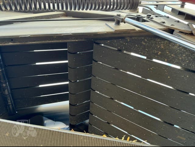 Image of Case IH RB565 equipment image 4