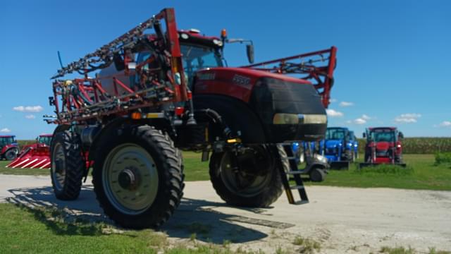 Image of Case IH 5550 Trident equipment image 2