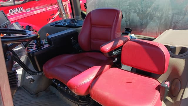 Image of Case IH 5550 Trident equipment image 2