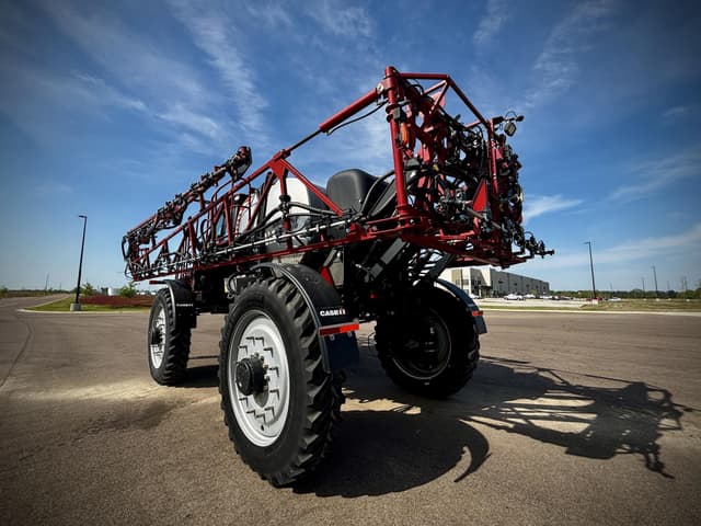 Image of Case IH 5550 Trident equipment image 2