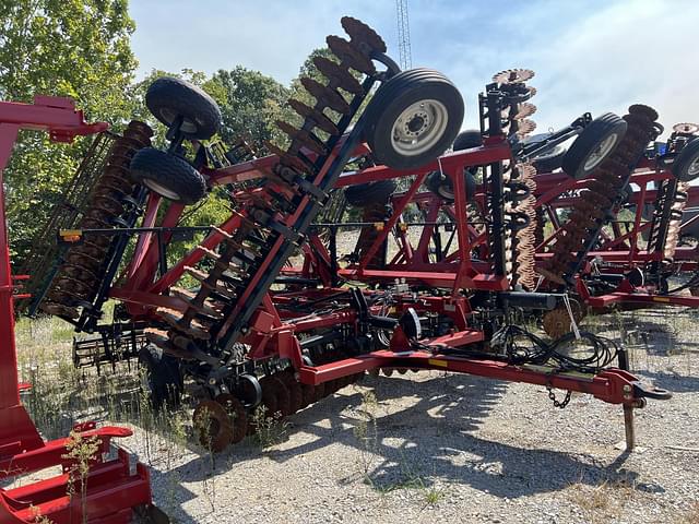 Image of Case IH 335VT equipment image 1