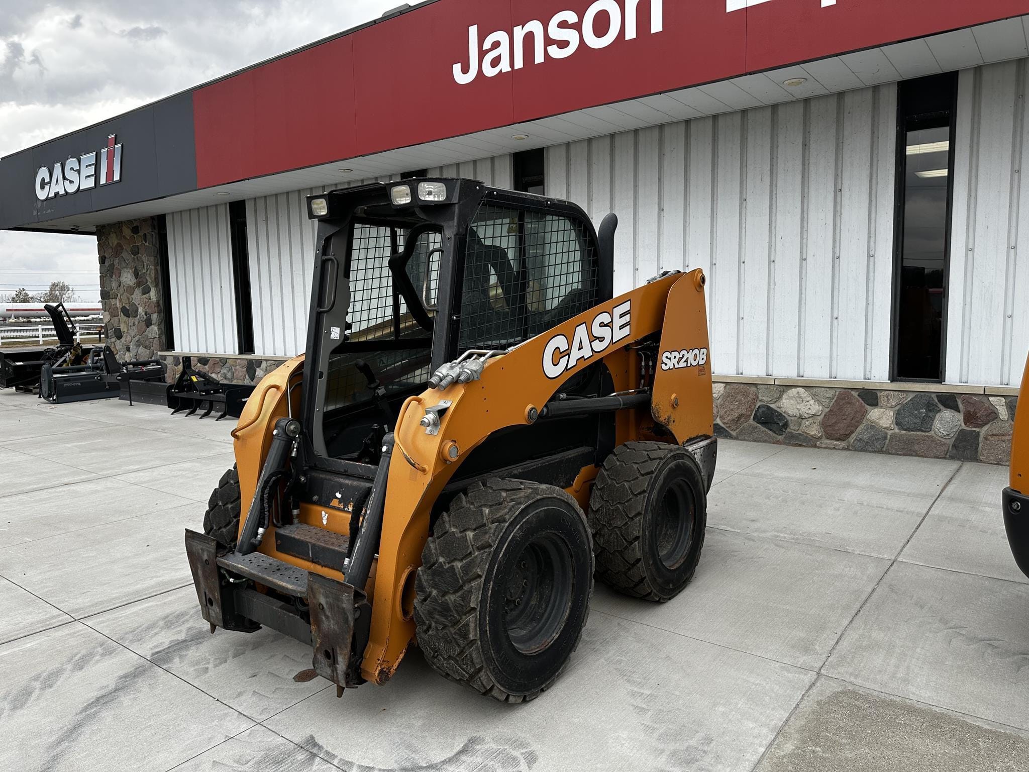 2020 Case SR210B Equipment Image0