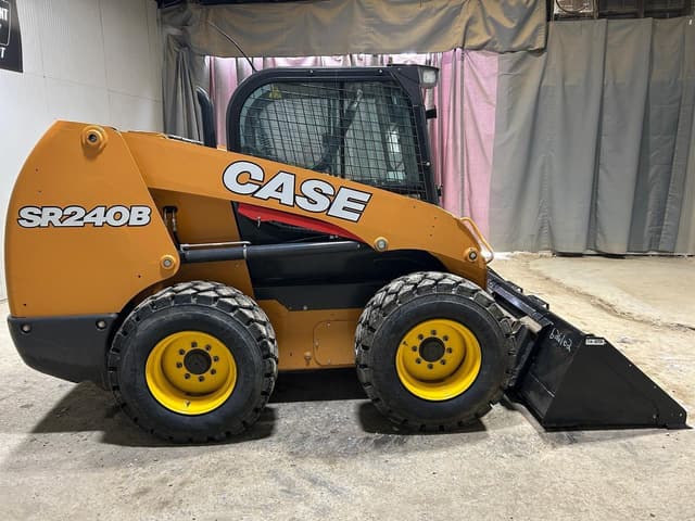 Image of Case SR240B equipment image 4