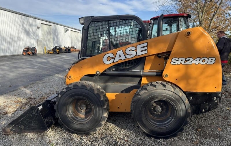 2020 Case SR240B Equipment Image0