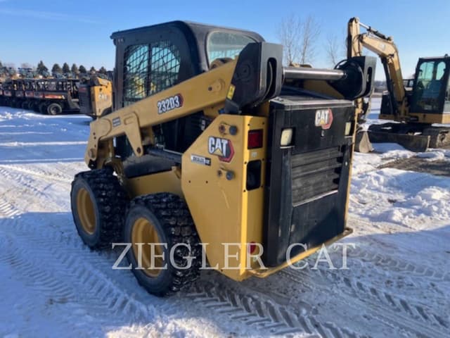 Image of Caterpillar 232D3 equipment image 3