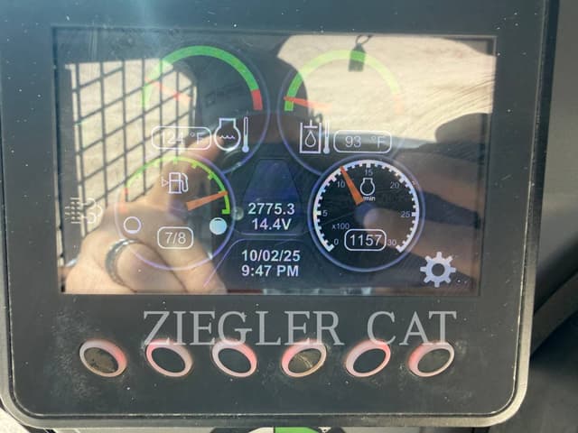 Image of Caterpillar 236D3 equipment image 4
