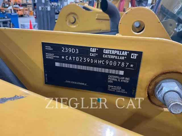 Image of Caterpillar 239D3 equipment image 2