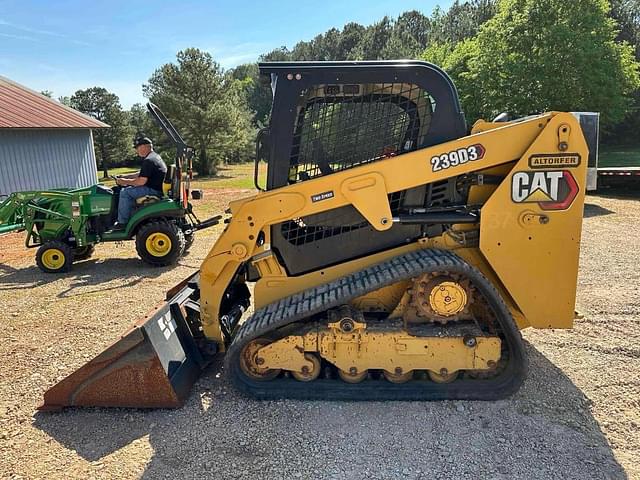Image of Caterpillar 239D3 equipment image 1