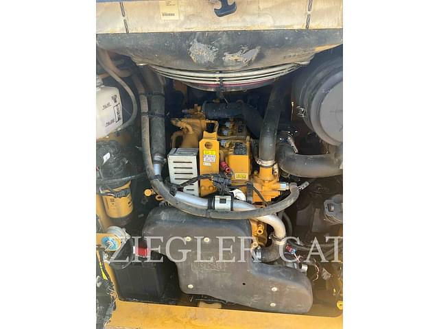 Image of Caterpillar 246D3 equipment image 3