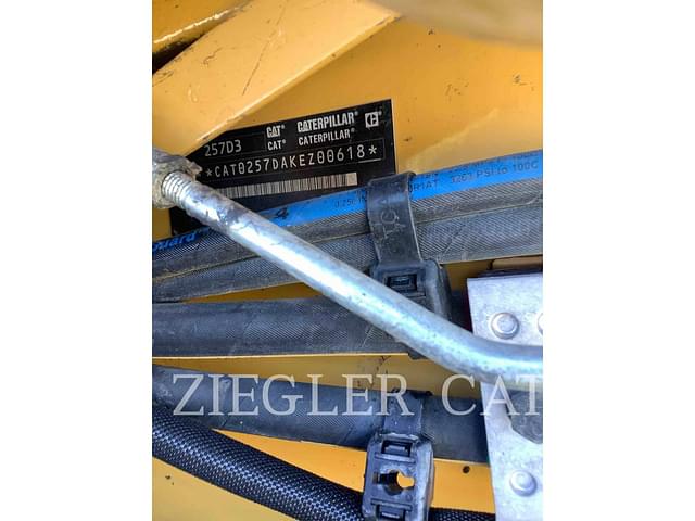 Image of Caterpillar 257D3 equipment image 2