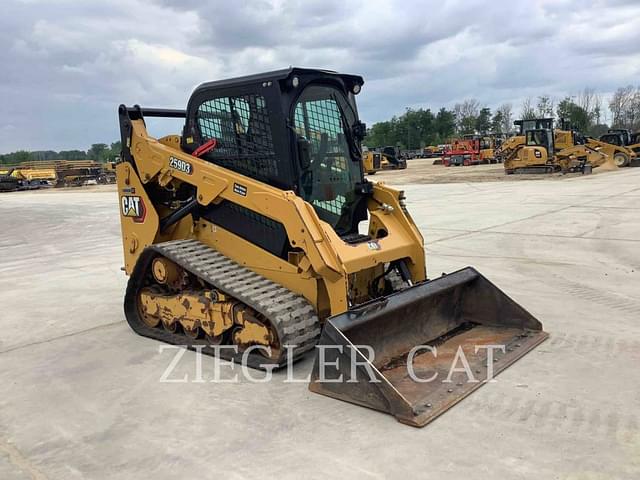 Image of Caterpillar 259D3 equipment image 4