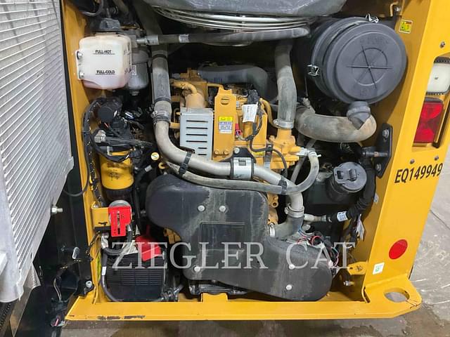 Image of Caterpillar 259D3 equipment image 3