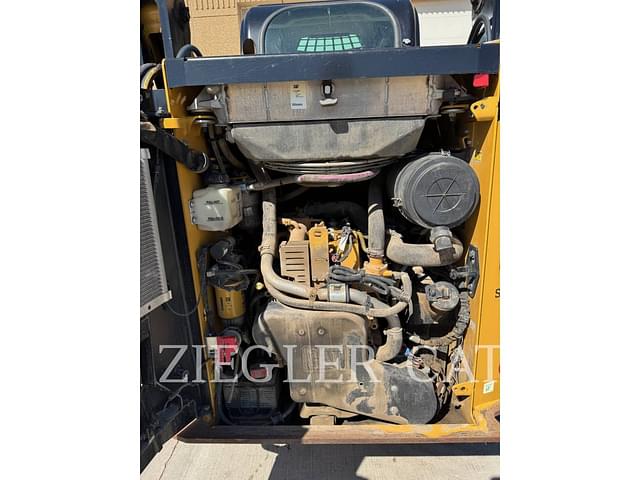 Image of Caterpillar 259D3 equipment image 4