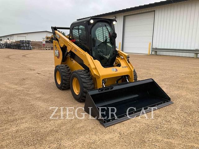 Image of Caterpillar 262D3 equipment image 2