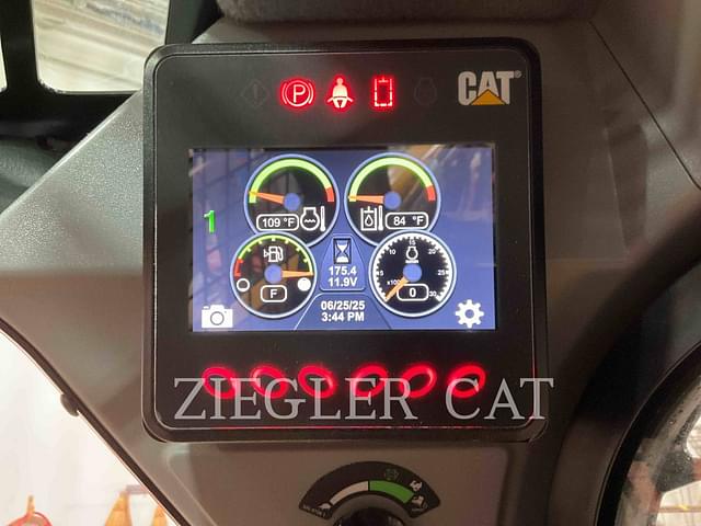 Image of Caterpillar 262D3 equipment image 3