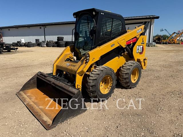 Image of Caterpillar 262D3 equipment image 3