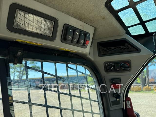 Image of Caterpillar 262D3 equipment image 4