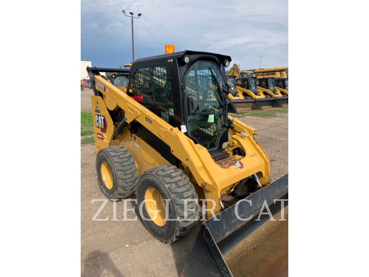2020 Caterpillar 262D3 Equipment Image0
