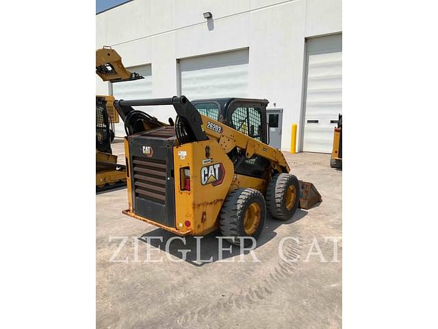 Image of Caterpillar 262D3 equipment image 2