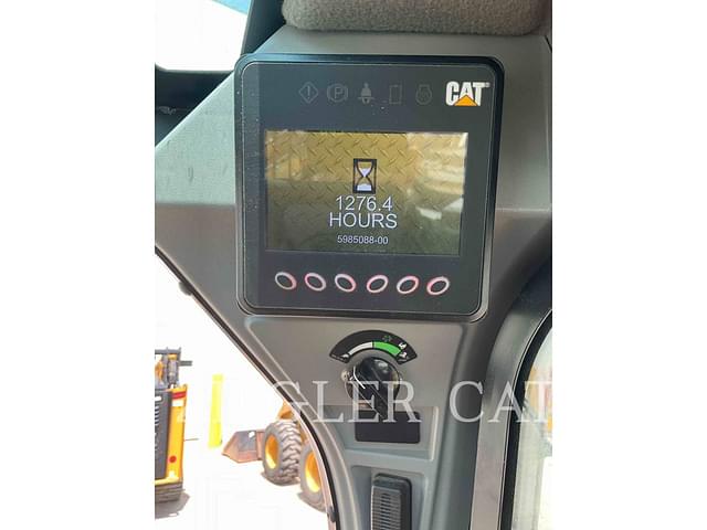 Image of Caterpillar 262D3 equipment image 3