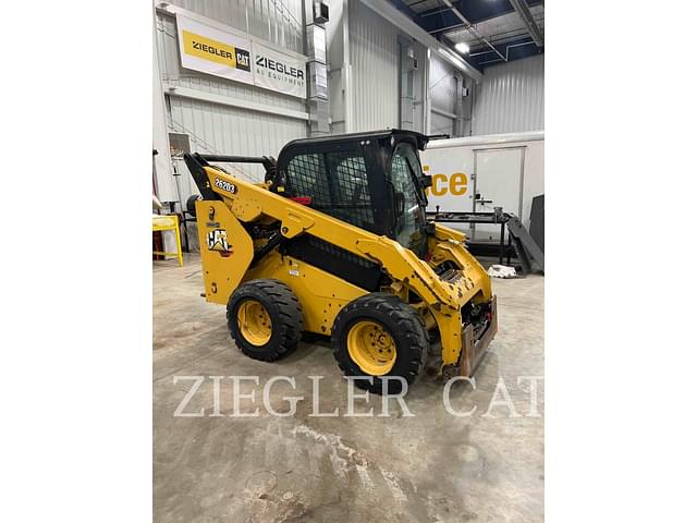 Image of Caterpillar 262D3 equipment image 4