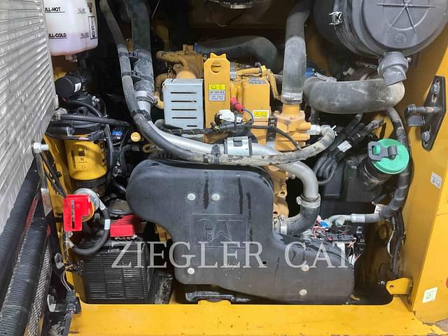 Image of Caterpillar 289D3 equipment image 2