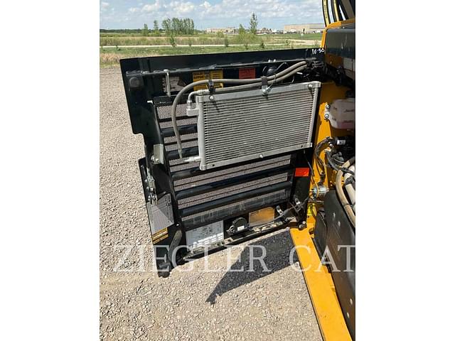 Image of Caterpillar 289D3 equipment image 2