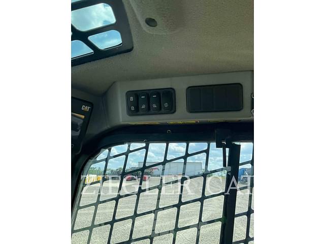 Image of Caterpillar 289D3 equipment image 4