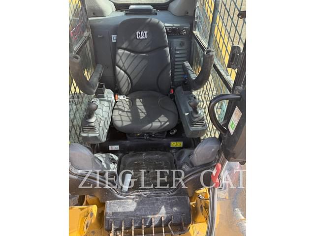 Image of Caterpillar 289D3 equipment image 4