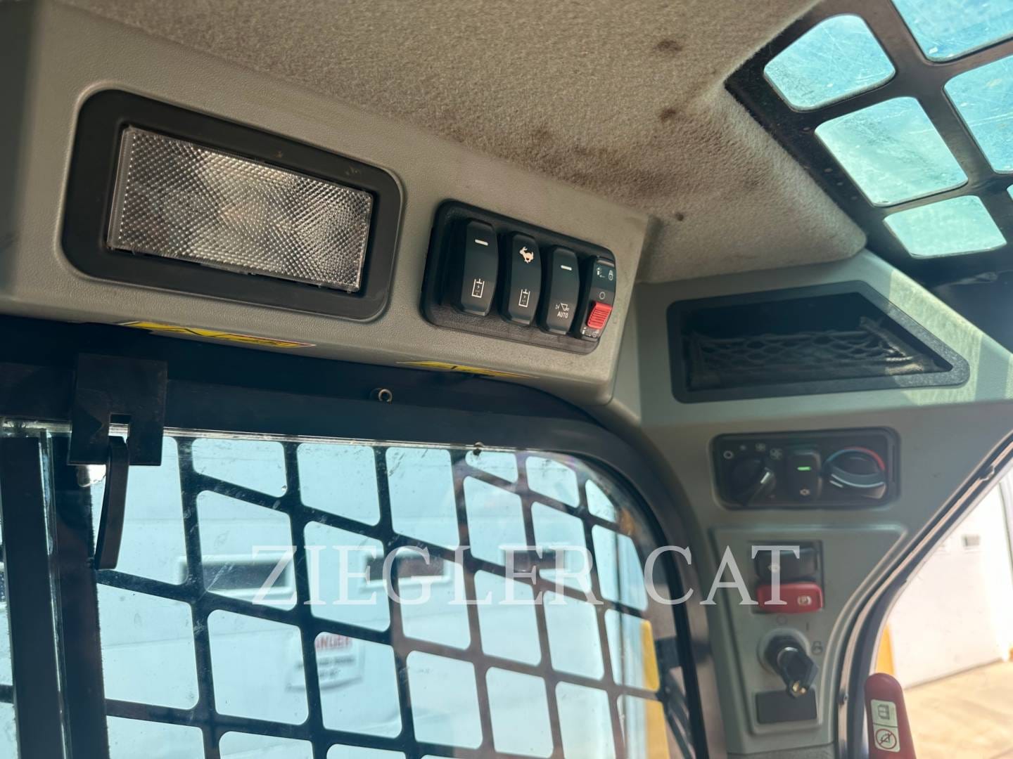 Main image Caterpillar 299D3XE